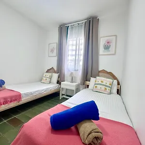 https://the-best-location-las-amricas-parking.in-canary-islands.com